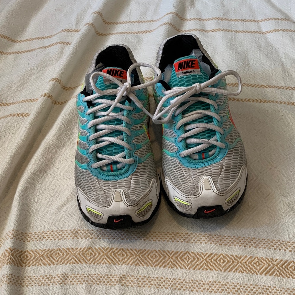 Nike Air Max Torch 4 Volt Lazer Size 7.5